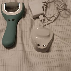 Electric Foot File Callus Remover - Green and White